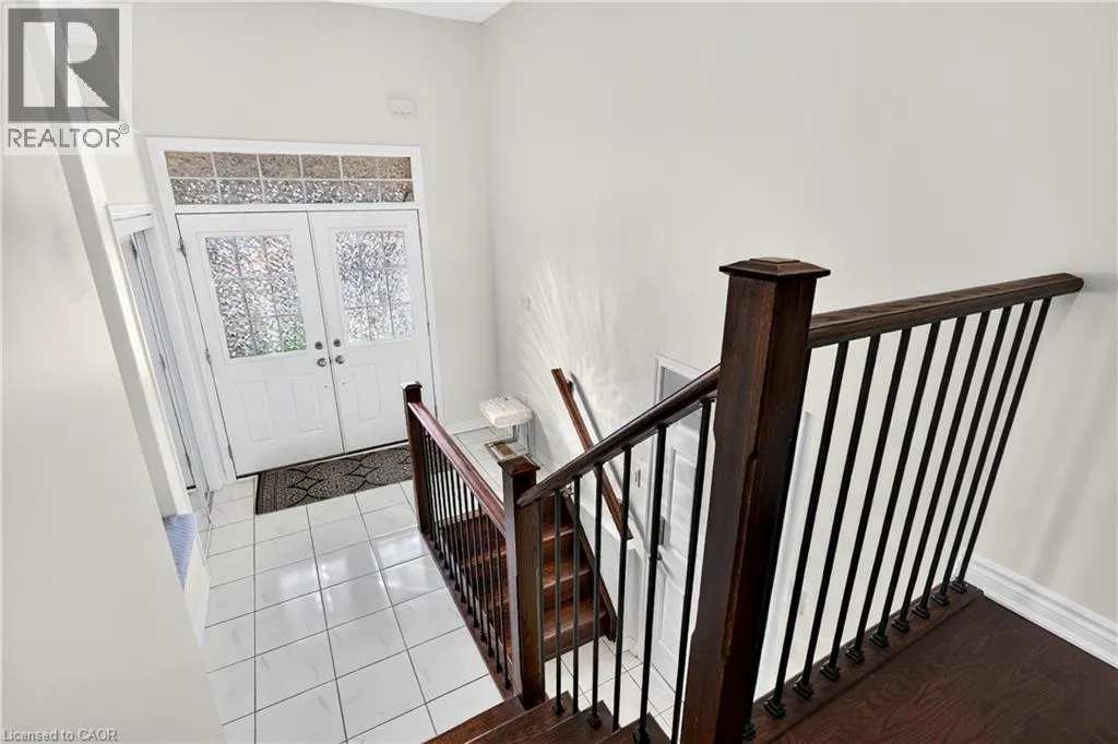 7 PICKETT Place
