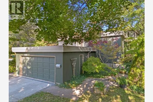 348 BROWNING Place