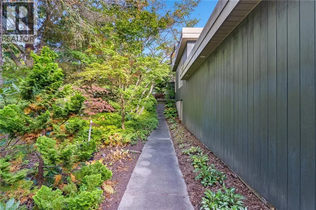 348 BROWNING Place