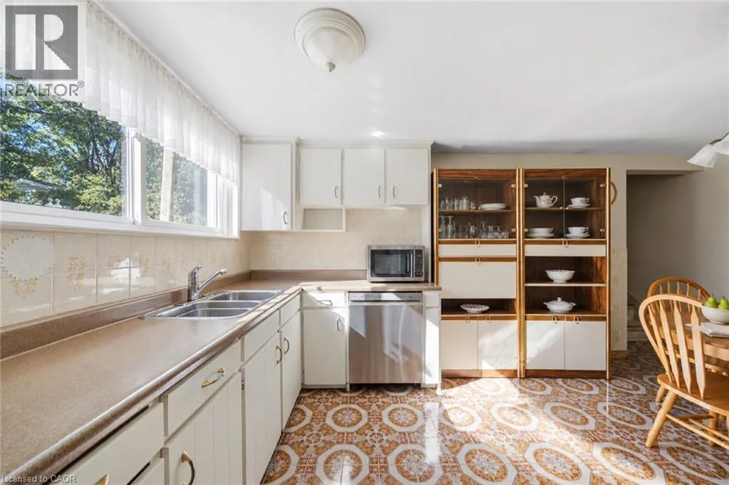 31 BENDINGROAD Crescent