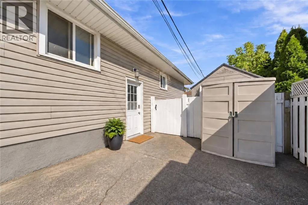 52 BOGART Street