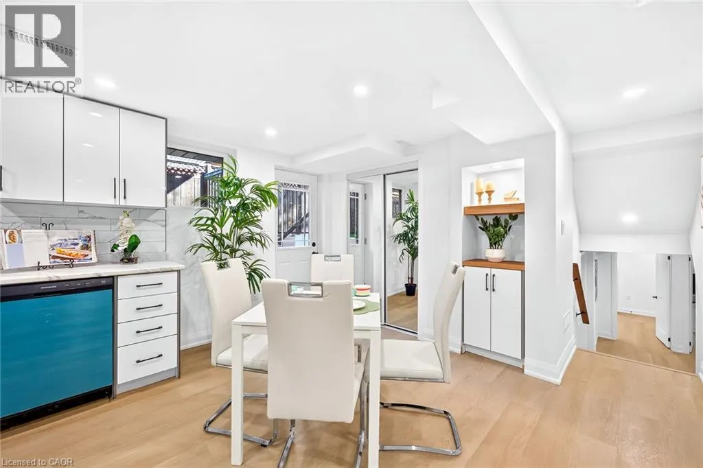 4 BERMUDA Court