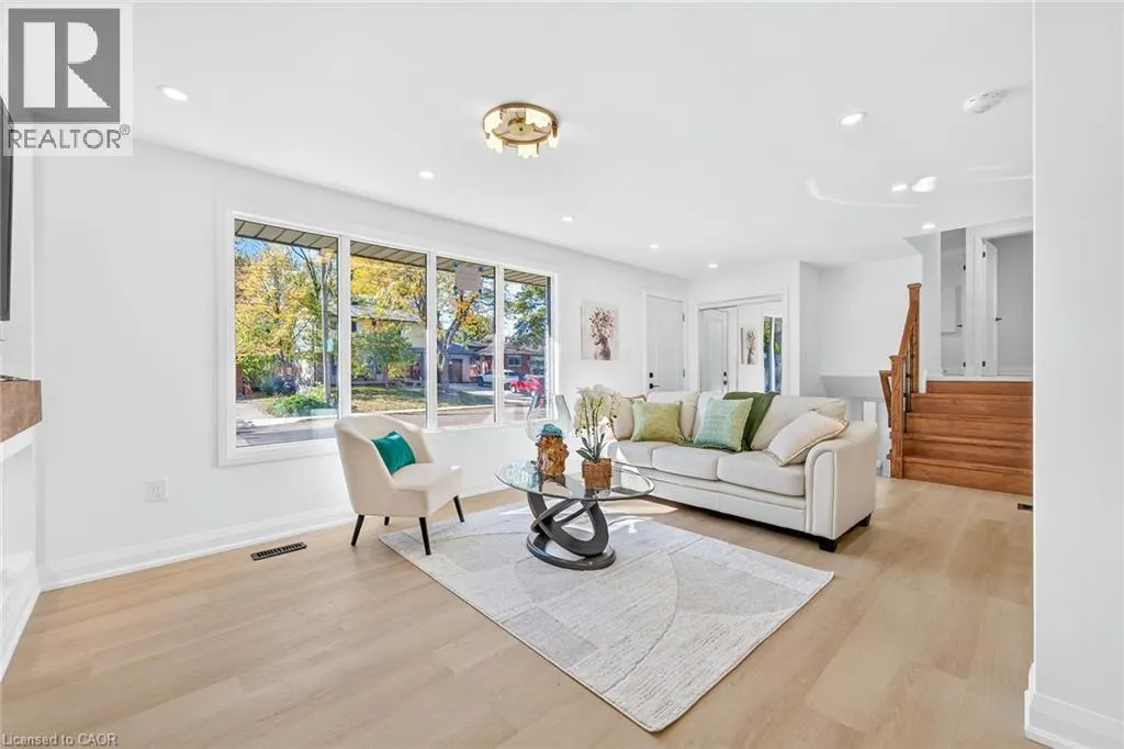 4 BERMUDA Court