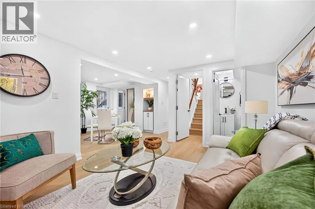 4 BERMUDA Court