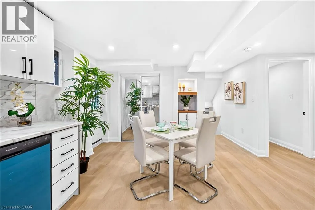 4 BERMUDA Court