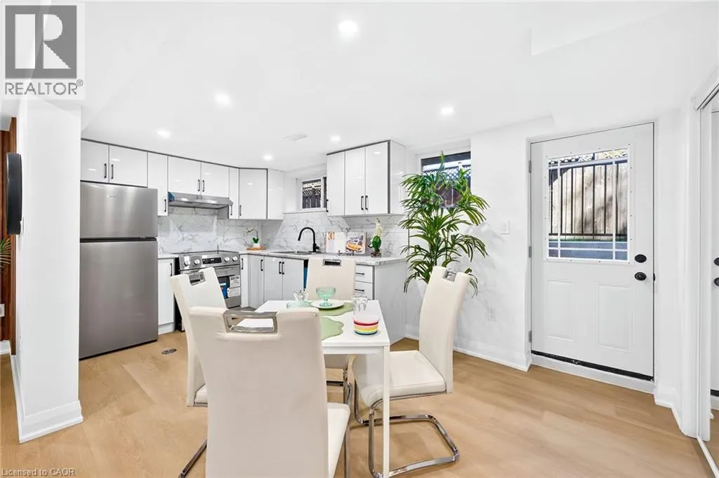 4 BERMUDA Court