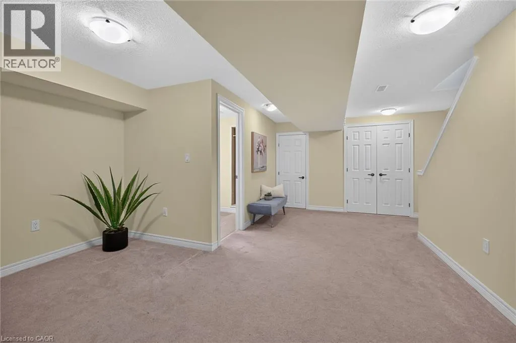 5 HILLGARTNER Lane