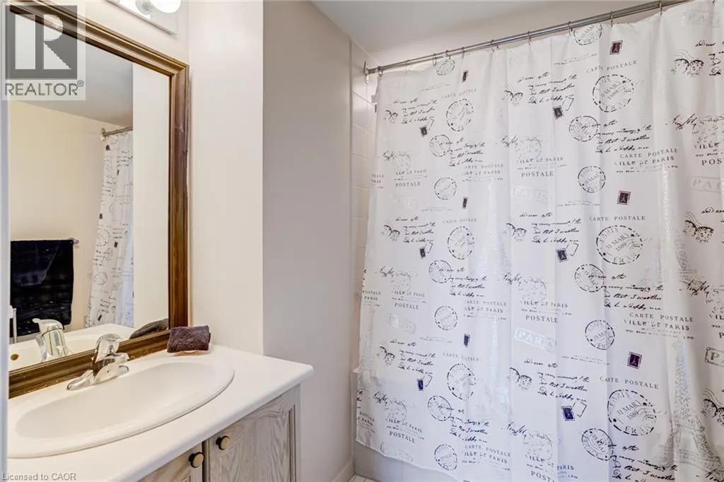237 KING Street W Unit# 909 #909