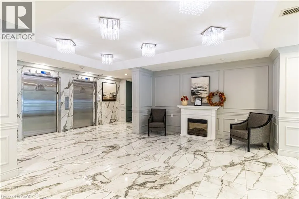 237 KING Street W Unit# 909 #909