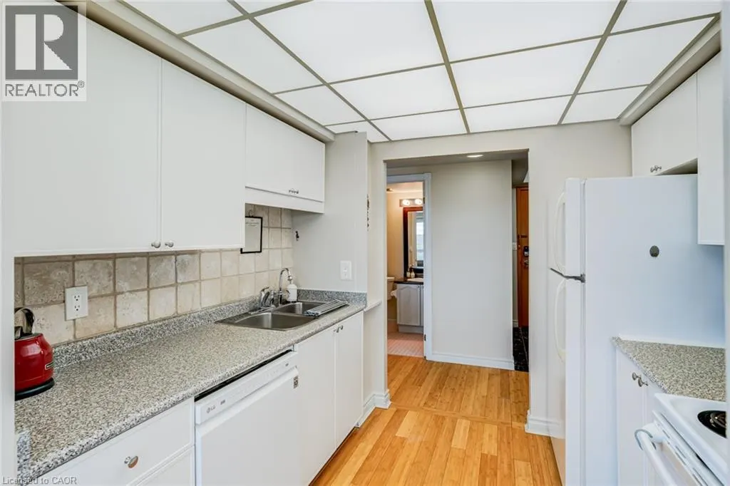 237 KING Street W Unit# 909 #909