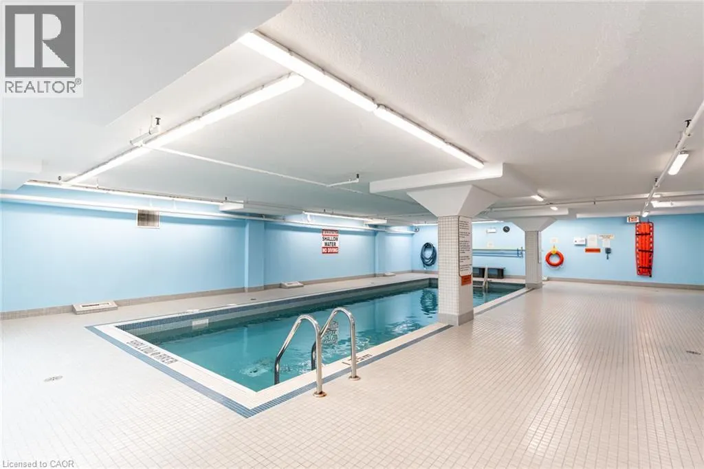 237 KING Street W Unit# 909 #909