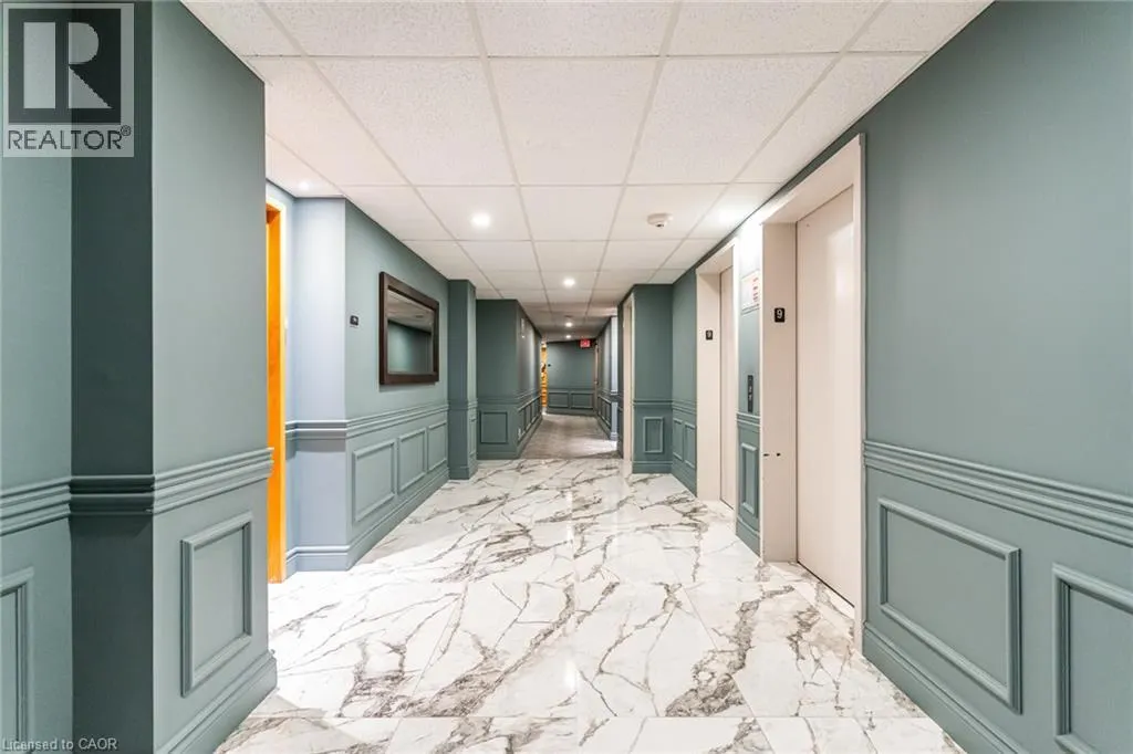 237 KING Street W Unit# 909 #909