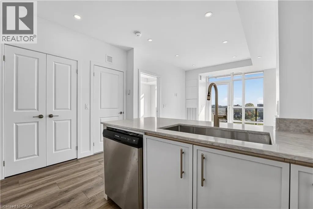 461 GREEN Road Unit# 709 #709