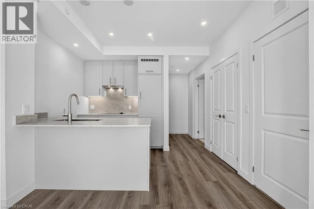 461 GREEN Road Unit# 709 #709