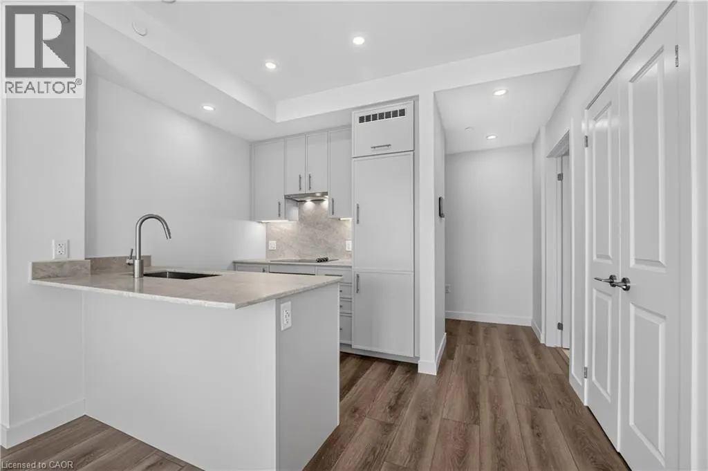 461 GREEN Road Unit# 709 #709