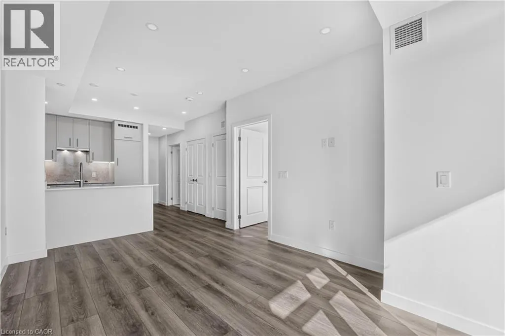 461 GREEN Road Unit# 709 #709