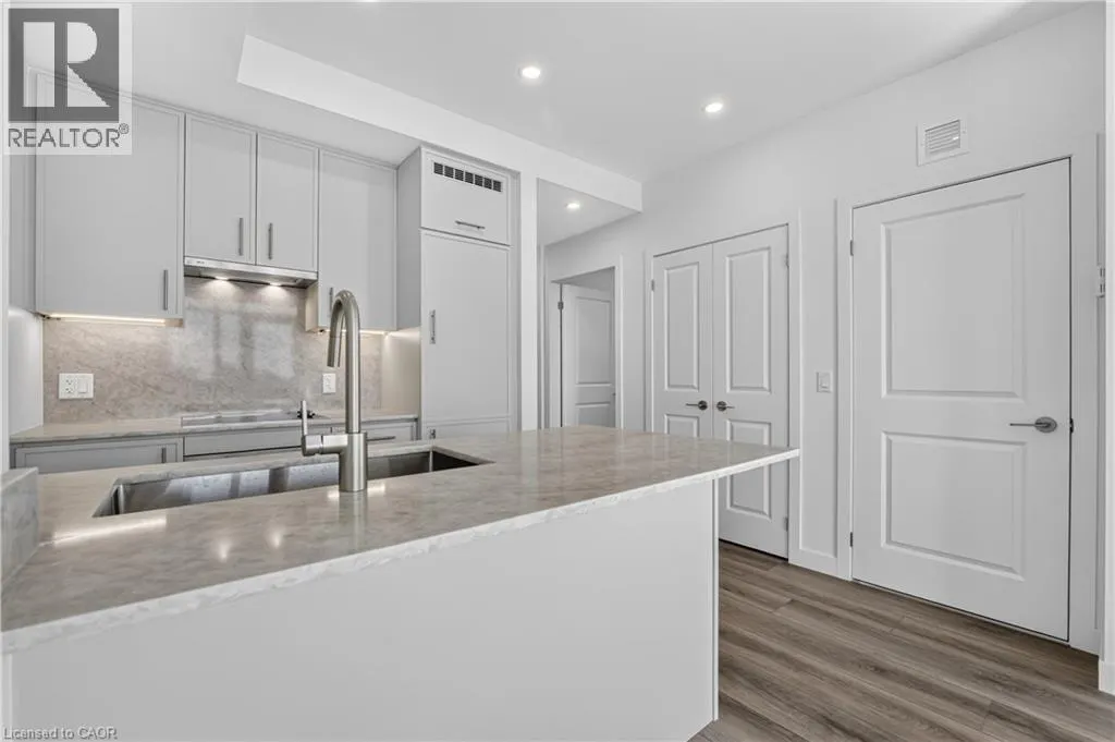 461 GREEN Road Unit# 709 #709