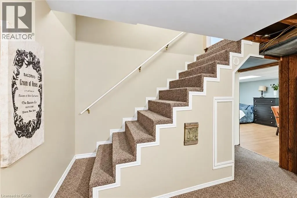 35 PLEASANT Avenue
