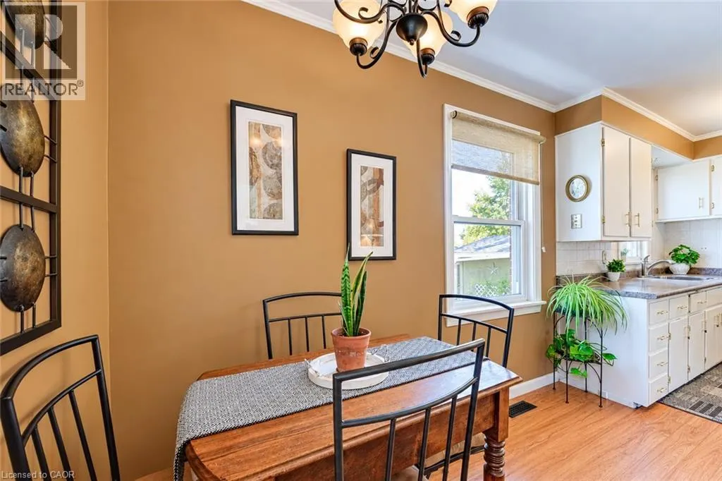 35 PLEASANT Avenue