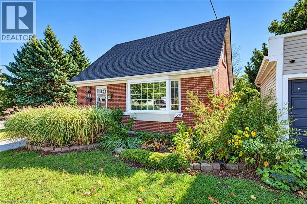 35 PLEASANT Avenue
