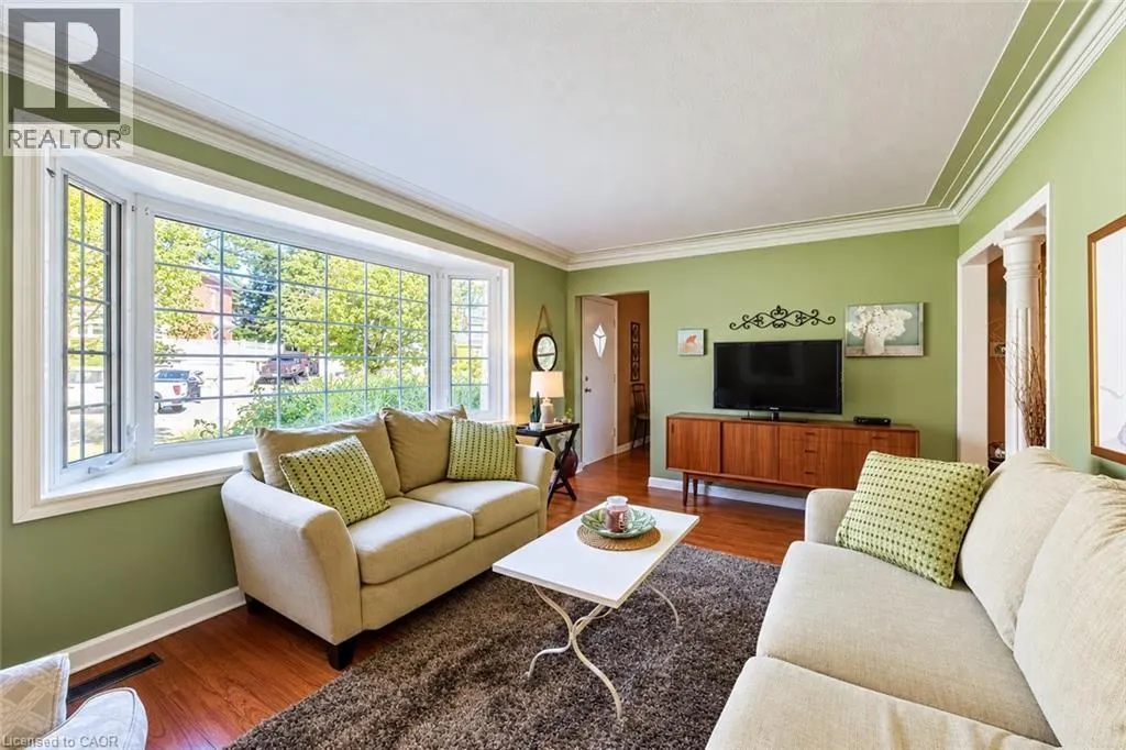 35 PLEASANT Avenue