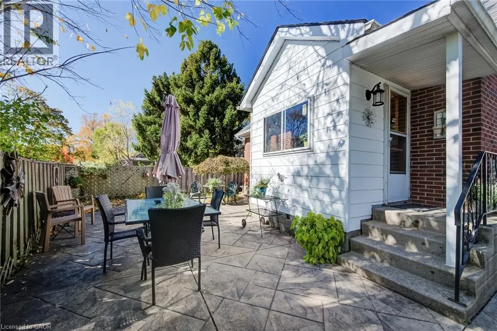 35 PLEASANT Avenue
