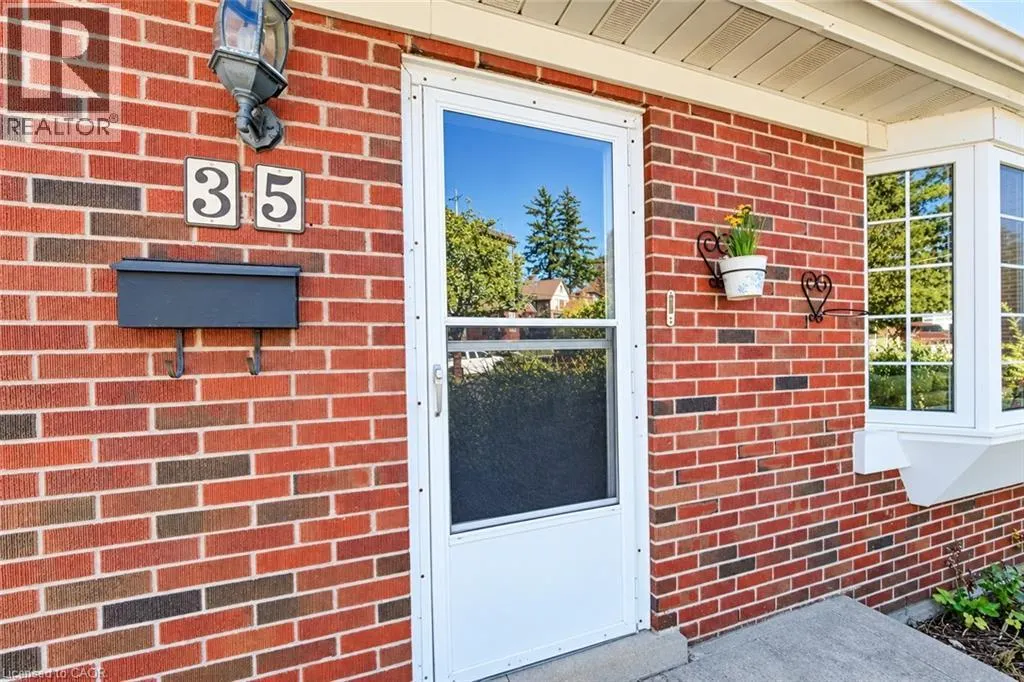 35 PLEASANT Avenue