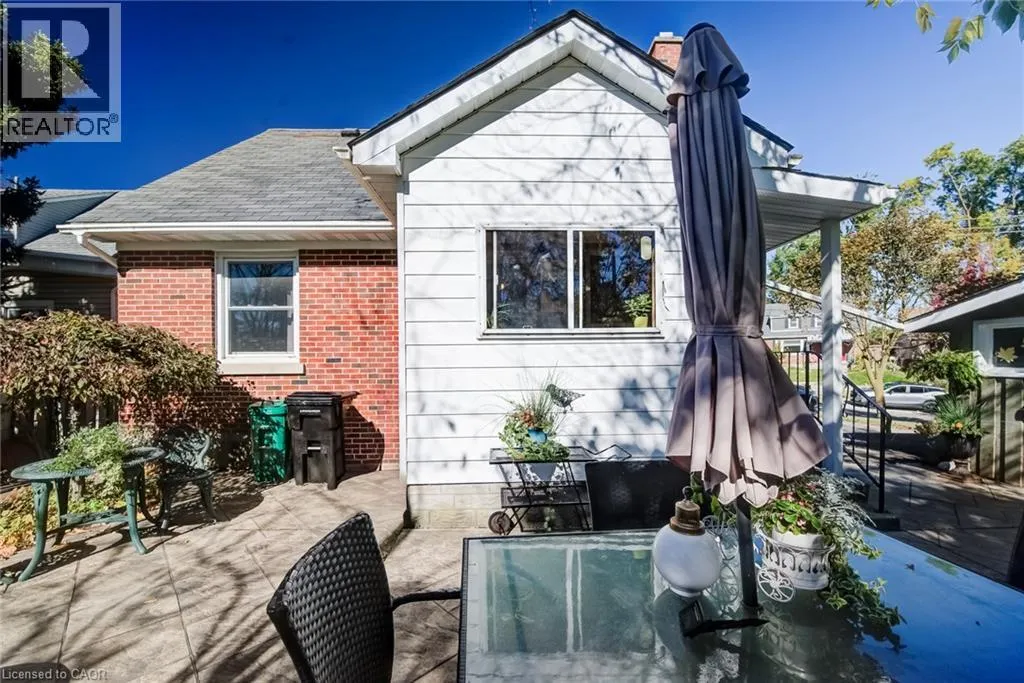 35 PLEASANT Avenue