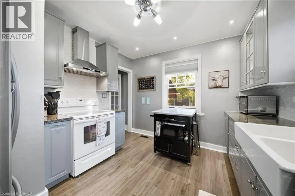 13 FOREST Road