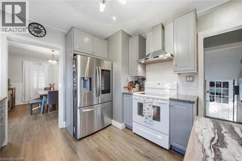 13 FOREST Road