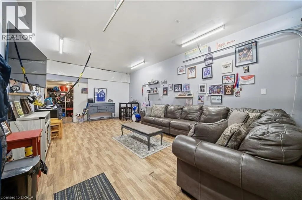 13 FOREST Road
