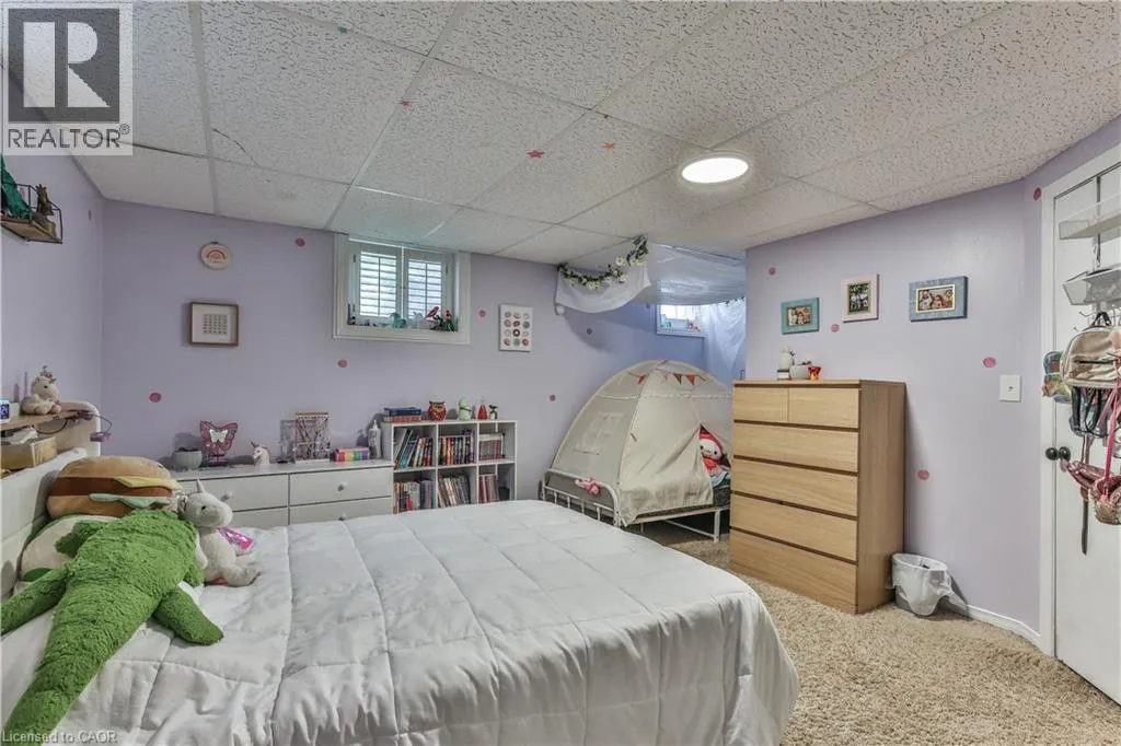 66 LISGAR Avenue