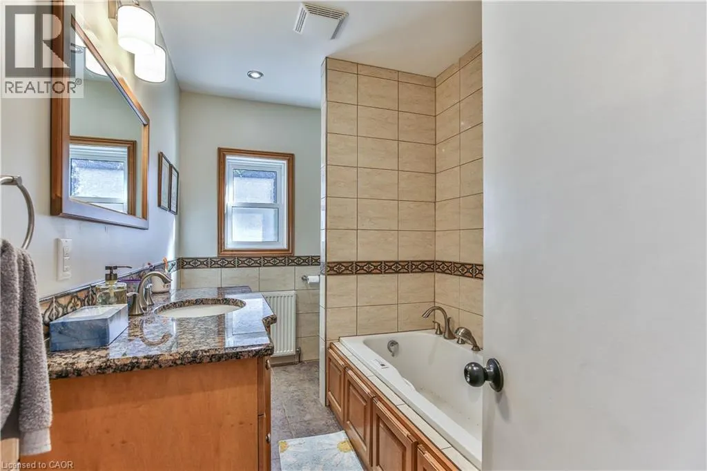 66 LISGAR Avenue