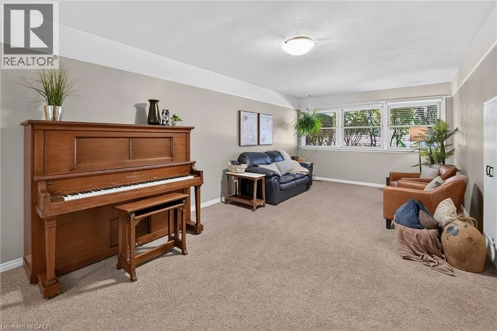 12 BAKER Road N
