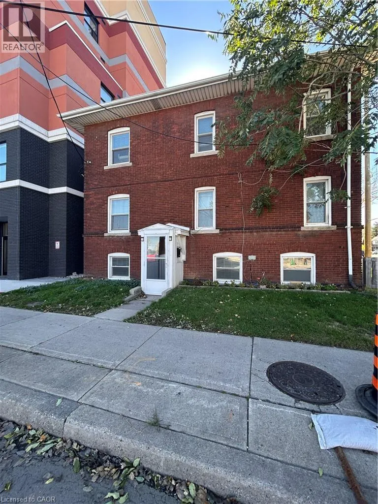 3 BALMORAL Avenue S Unit# 1A #1A