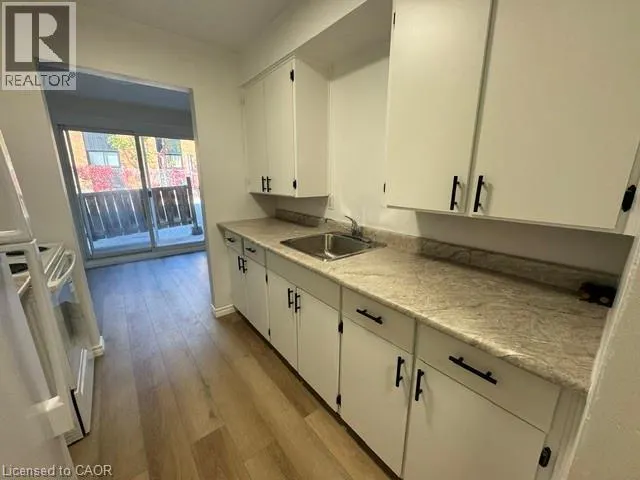 236 LOUISA Street Unit# 3B #3B