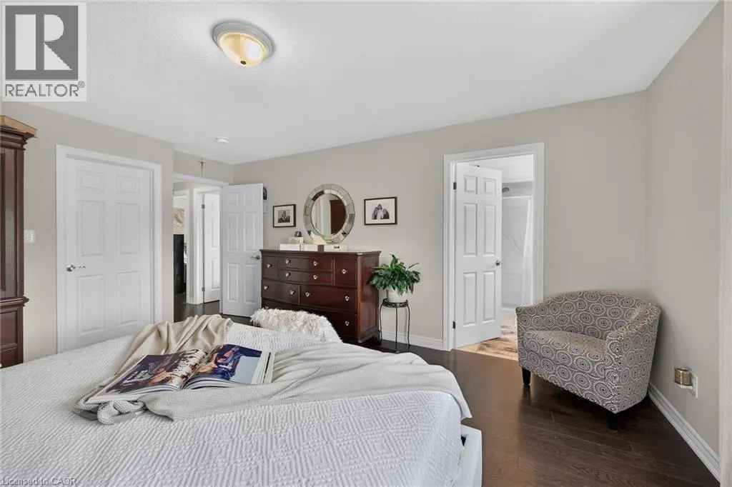 18 LINDA Crescent