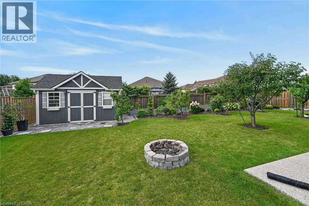 18 LINDA Crescent