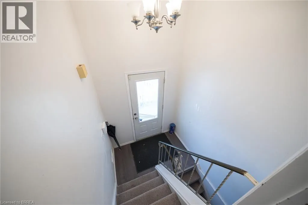121 ASHGROVE Avenue