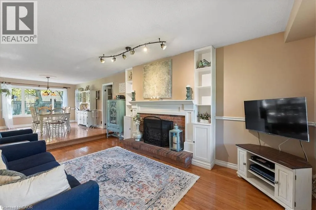 260 CORNWALLIS Road
