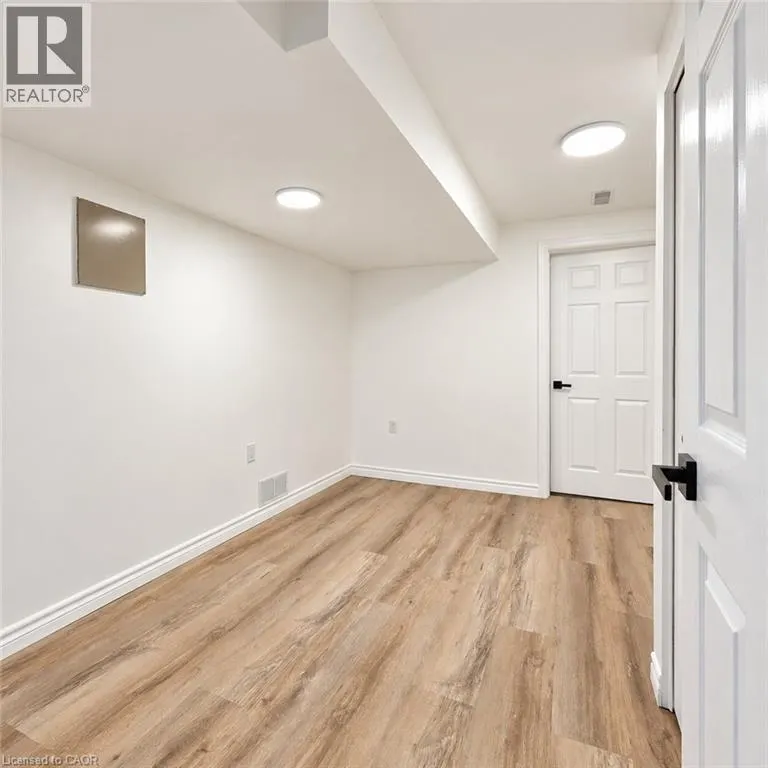 69 TUPPER Crescent Unit# Lower #Lower