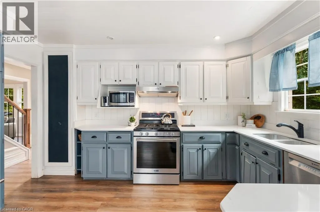 40 VALLEYVIEW Drive