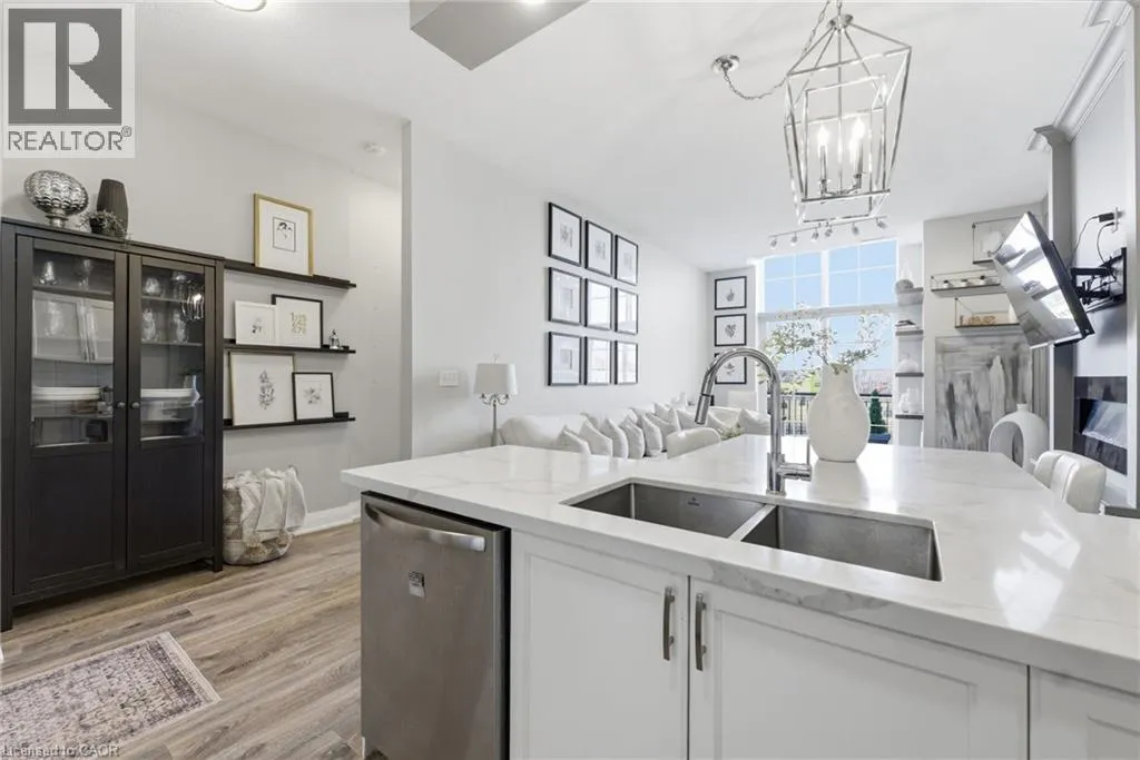262 DUNDAS Street E Unit# 322 #322