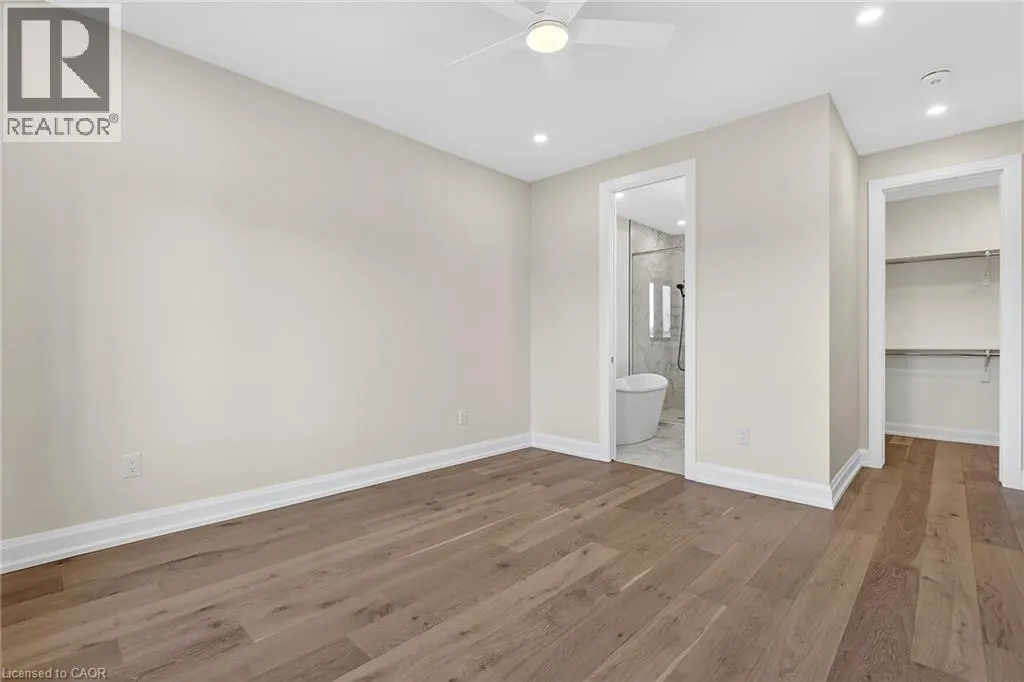 6192 CURLIN Crescent