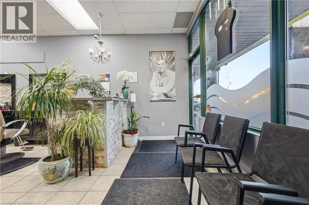 725 OTTAWA Street S Unit# 106 #106