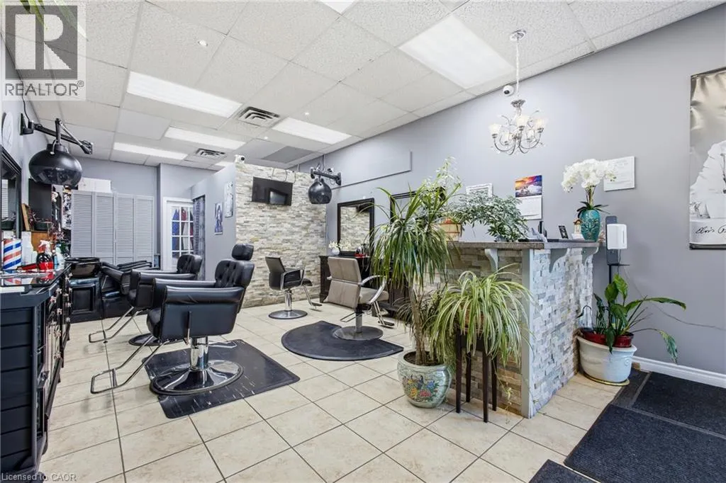 725 OTTAWA Street S Unit# 106 #106
