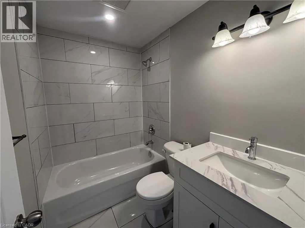 153 W LIMERIDGE Road W Unit# 4 #4