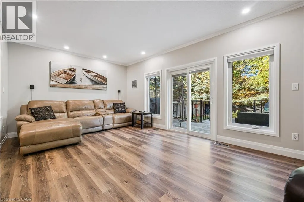 7 KROEGER Crescent