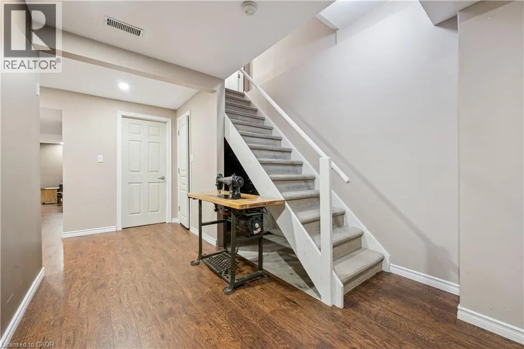7 KROEGER Crescent