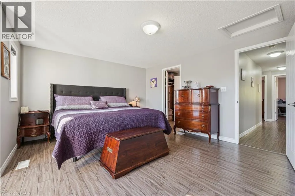 7 KROEGER Crescent